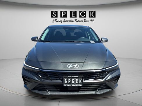 Certified 2025 Hyundai Elantra SEL FWD image 8