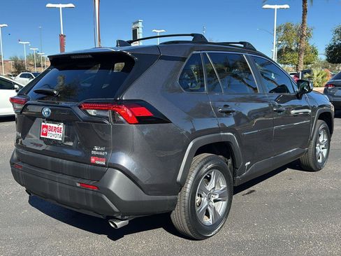 Used 2022 Toyota RAV4 XLE w/ Convenience Package image 7