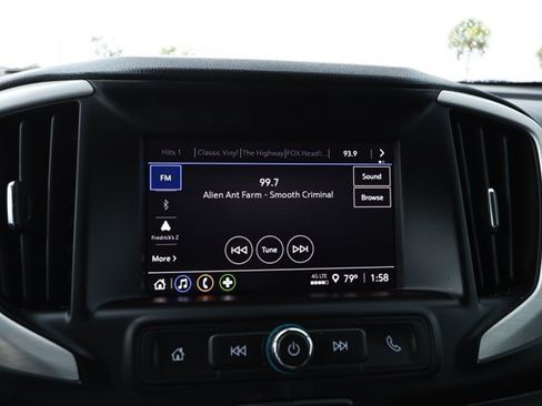 Used 2024 GMC Terrain SLE AWD/4WD image 16