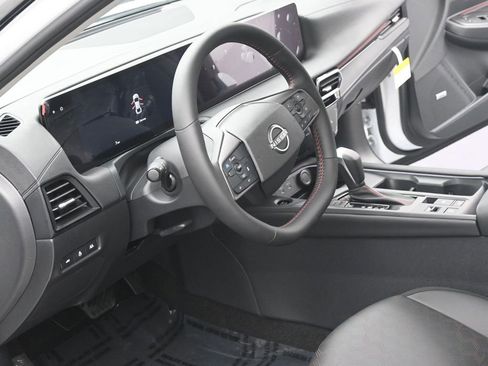 New 2026 Nissan Sentra SR w/ SR Premium Package FWD image 7