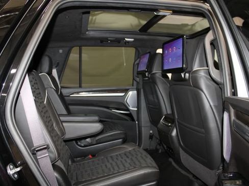 Used 2026 Cadillac Escalade Platinum Sport w/ LPO, ONYX Package AWD/4WD image 14