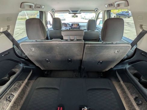 Used 2024 Nissan Pathfinder SV image 27