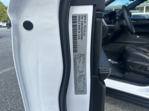 Used 2023 Jeep Grand Cherokee Altitude image 34