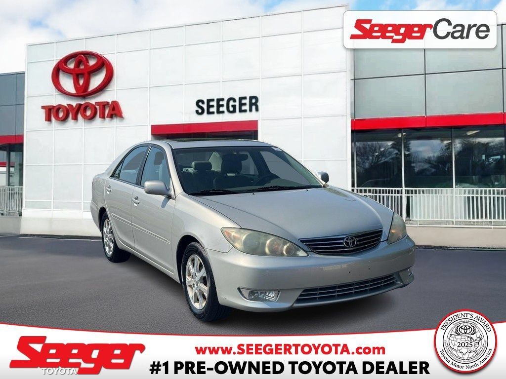 Used 2005 Toyota Camry XLE w/ XLE Premium Plus Pkg FWD image 1