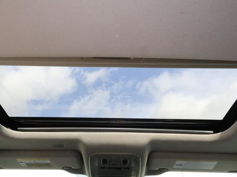 Used 2022 Toyota Highlander Limited image 12