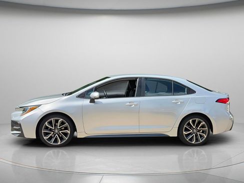 Used 2020 Toyota Corolla SE FWD image 3
