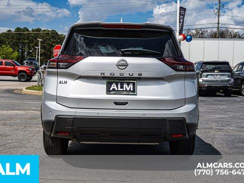 Used 2025 Nissan Rogue SV image 13