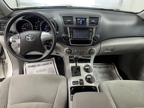 Used 2013 Toyota Highlander Plus image 29