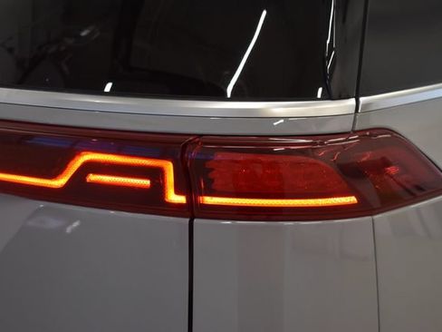 Used 2022 Kia Carnival SX Prestige FWD image 12