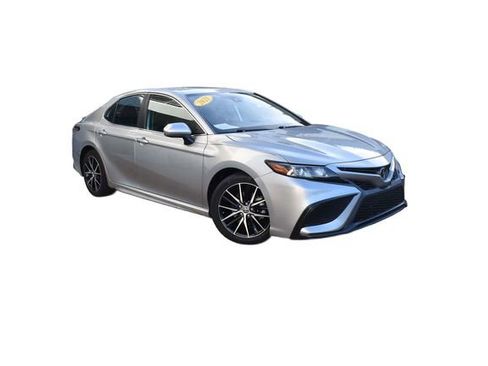 Used 2021 Toyota Camry SE image 2