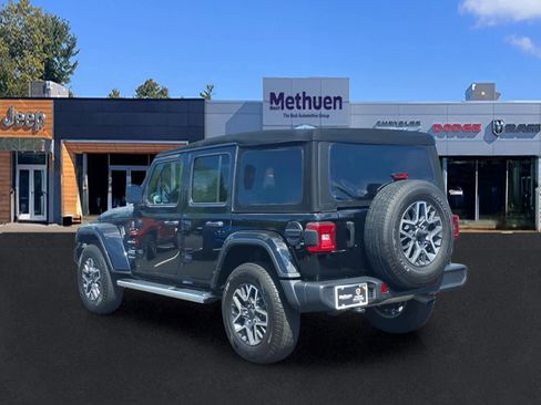 Used 2024 Jeep Wrangler Unlimited Sahara w/ Safety Group AWD/4WD image 7