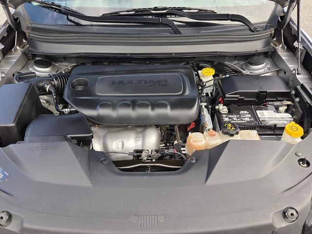 Used 2021 Jeep Cherokee Latitude FWD image 21