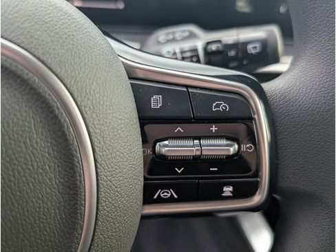New 2025 Kia Sorento LX image 19