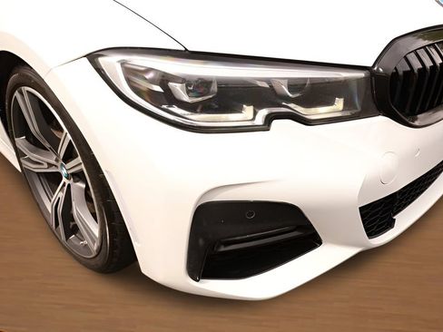 Used 2020 BMW 330i Sedan w/ M Sport Package RWD image 3