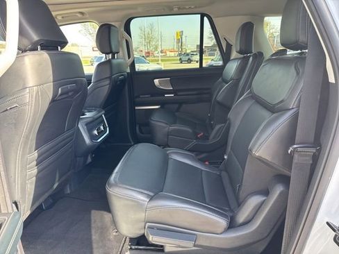 Used 2025 Ford Expedition Max Platinum AWD/4WD image 28
