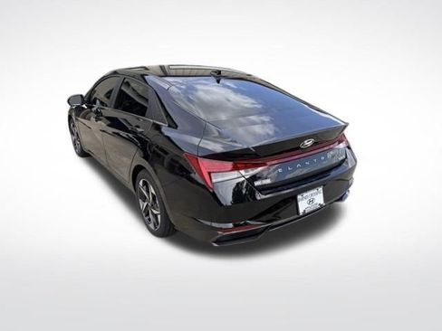 Used 2023 Hyundai Elantra Limited FWD image 5