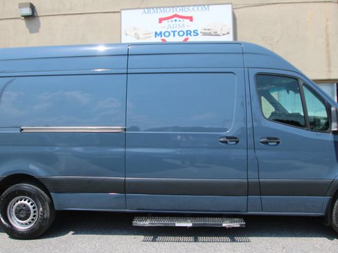 Used 2019 Mercedes-Benz Sprinter 170 image 4