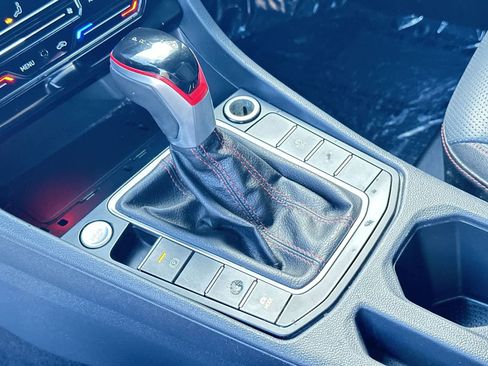 Used 2025 Volkswagen Jetta GLI Autobahn image 21