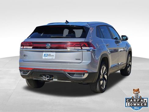 Used 2024 Volkswagen Atlas Cross Sport SE image 9