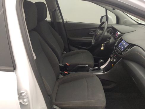 Used 2021 Chevrolet Trax LS w/ Tint and Cruise Package FWD image 21