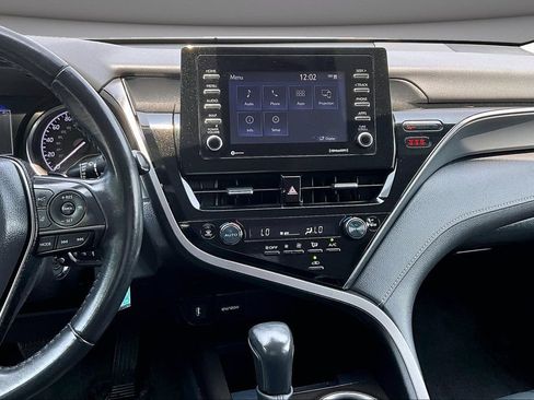 Used 2023 Toyota Camry SE FWD image 9