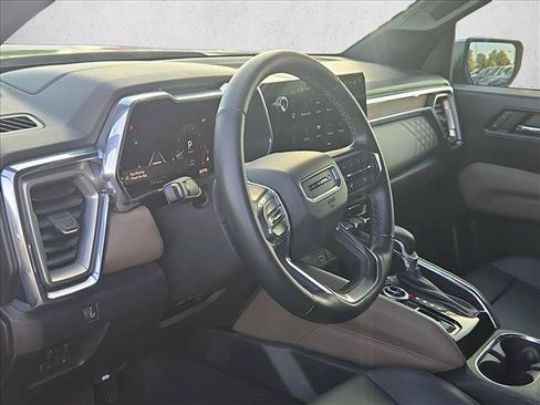 Used 2024 GMC Canyon Denali AWD/4WD image 10