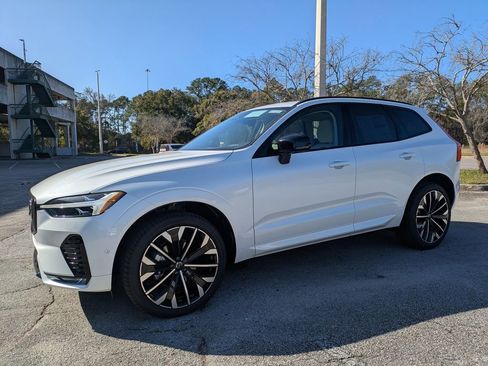 New 2026 Volvo XC60 B5 Ultra w/ Protection Package Premier image 2