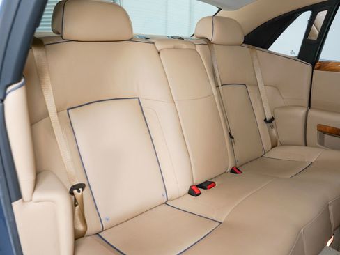 Used 2011 Rolls-Royce Ghost RWD image 35