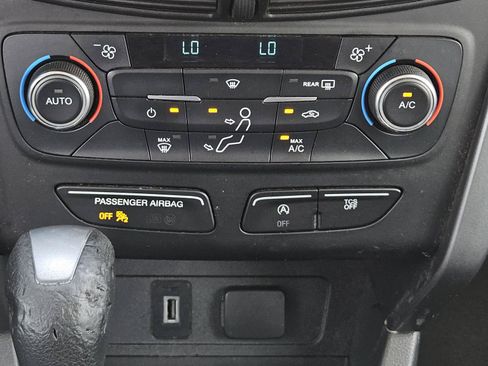Used 2017 Ford Escape SE FWD image 15