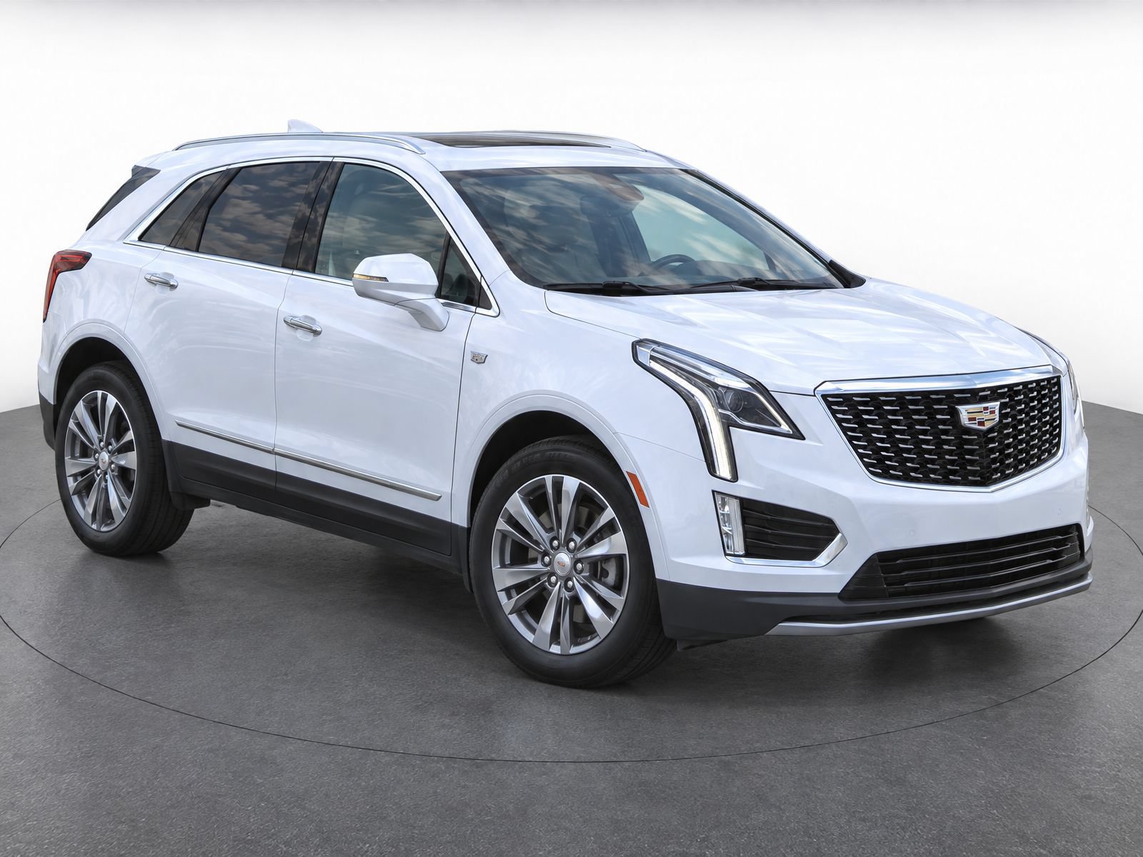 Used 2024 Cadillac XT5 Premium Luxury FWD image 2