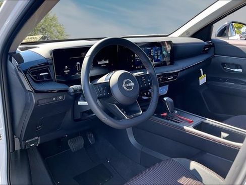 New 2026 Nissan Kicks SR w/ Cold Weather Package FWD image 7