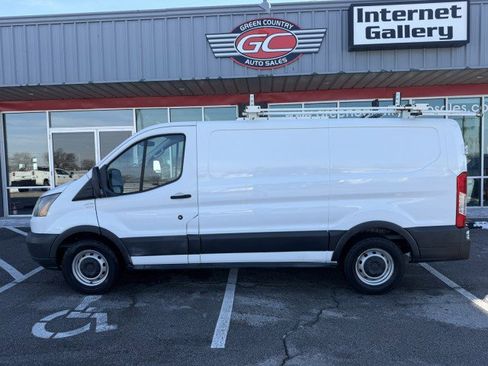 Used 2017 Ford Transit 150 image 5