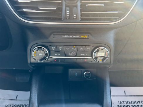 Used 2020 Ford Escape SE image 20