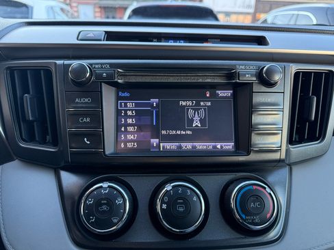 Used 2014 Toyota RAV4 LE image 10