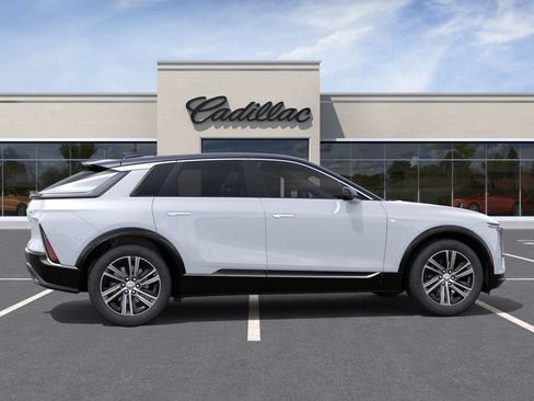 New 2026 Cadillac Lyriq Luxury AWD/4WD image 5