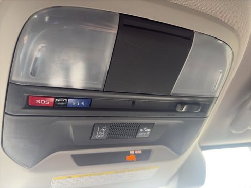 Used 2018 Subaru Crosstrek 2.0i Premium w/ Eyesight System image 28