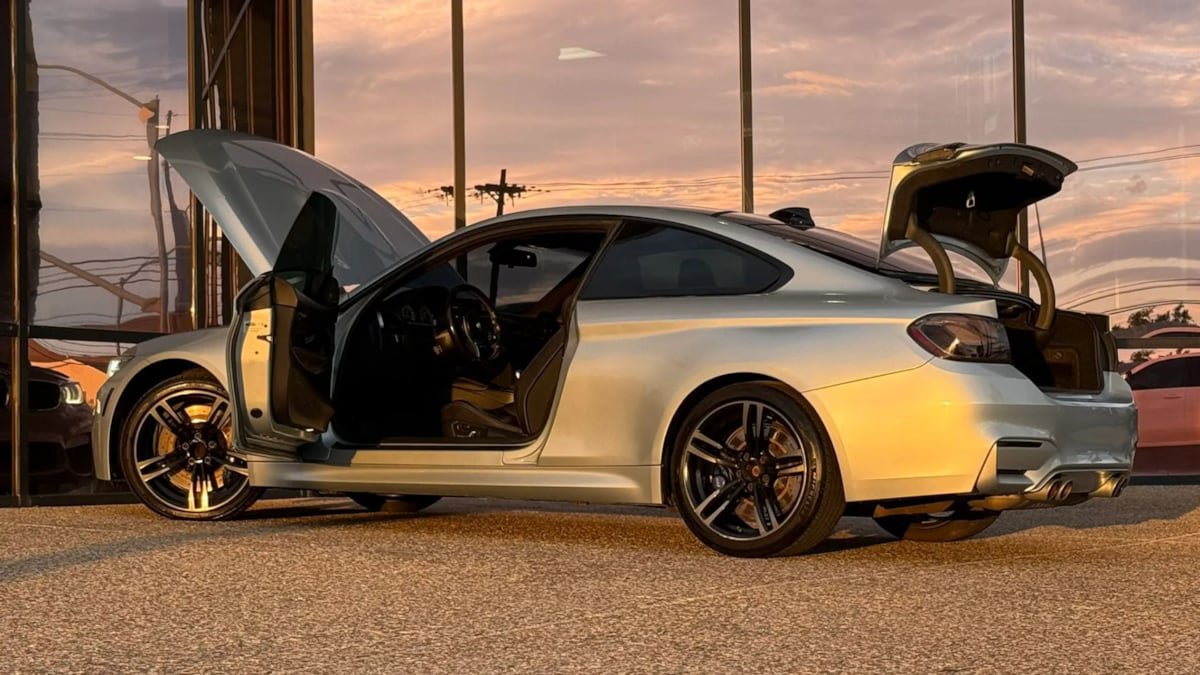 Used 2018 BMW M4 Coupe RWD image 29