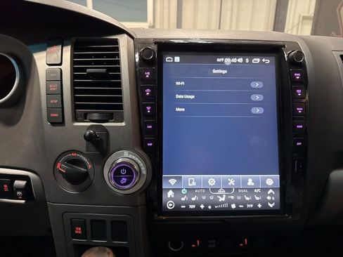 Used 2012 Toyota Tundra Limited w/ Memory Pkg image 10