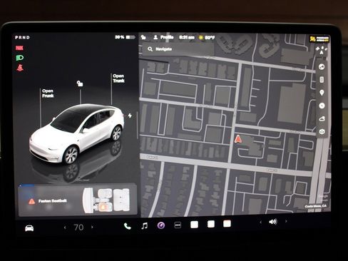 Used 2023 Tesla Model Y Long Range image 22