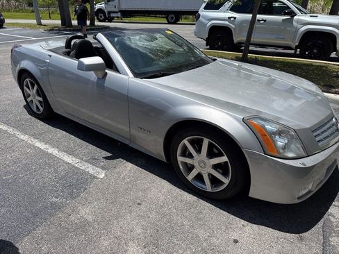 Used 2004 Cadillac XLR RWD image 8