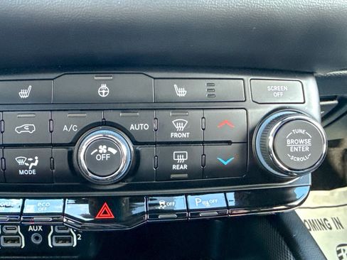 Used 2023 Dodge Durango GT image 33