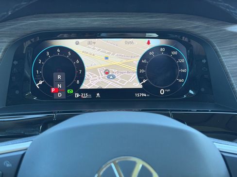 Used 2024 Volkswagen Atlas SEL Premium R-Line image 37