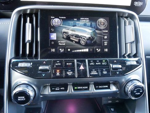 New 2026 Lexus LX 700h Luxury image 22