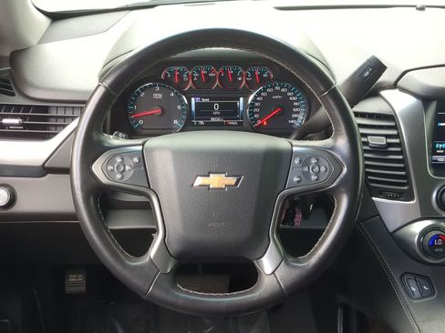 Used 2019 Chevrolet Suburban LT image 22