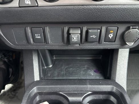 Certified 2023 Toyota Tacoma TRD Off-Road image 26