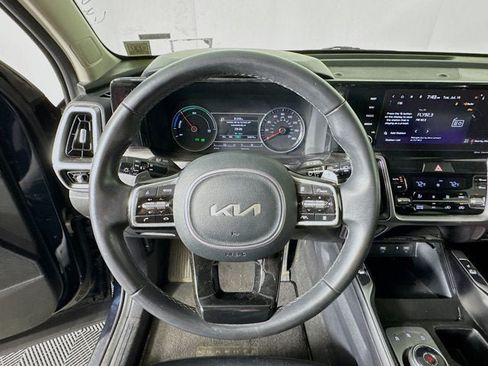 Certified 2023 Kia Sorento EX AWD/4WD image 11
