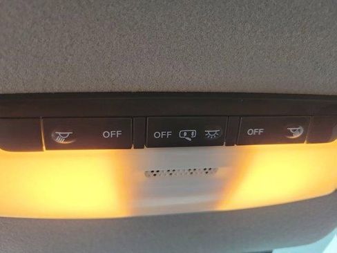 Used 2023 Nissan Versa SV image 30