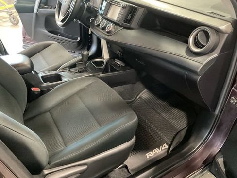 Used 2018 Toyota RAV4 LE w/ All Weather Liner Package FWD image 19