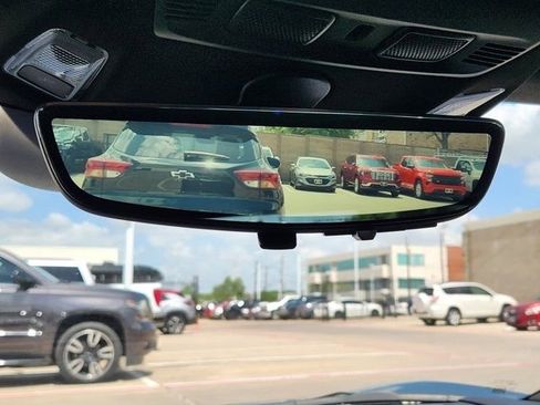 Used 2024 Chevrolet Corvette Stingray Convertible w/ Z51 Performance Package image 22