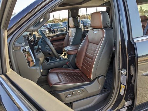 Used 2025 GMC Sierra 2500 Denali Ultimate image 44